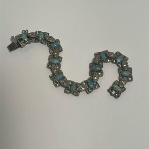 Vintage Estate Jewelry bracelet with blue and white fleck marble stones